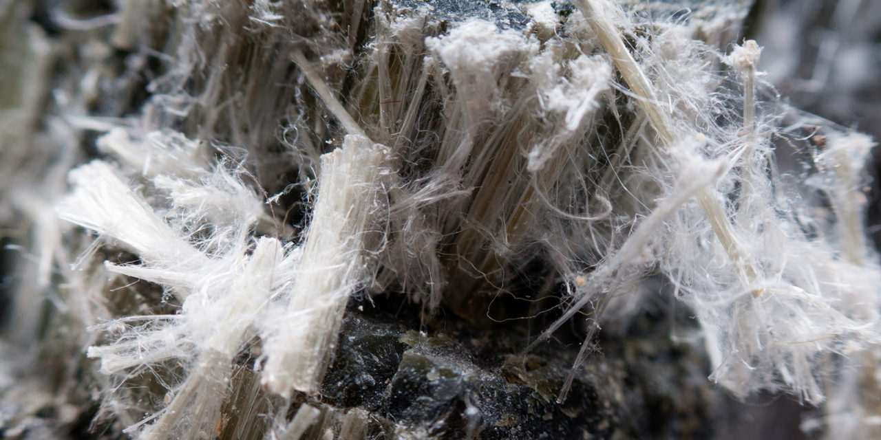 Azbest (osinek). Zdravotní rizika, expozice a bezpečná likvidace